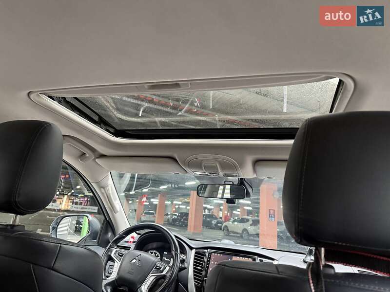 Внедорожник / Кроссовер Mitsubishi Pajero Sport 2019 в Киеве