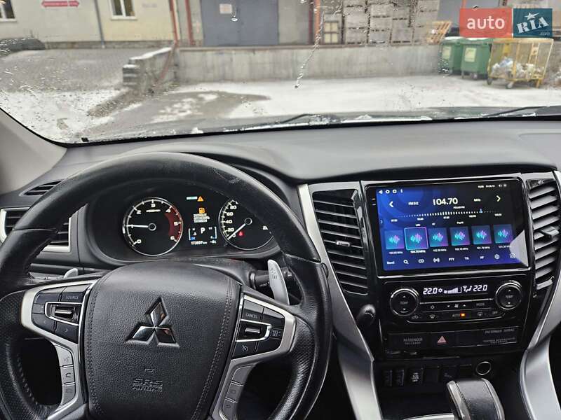 Внедорожник / Кроссовер Mitsubishi Pajero Sport 2016 в Львове