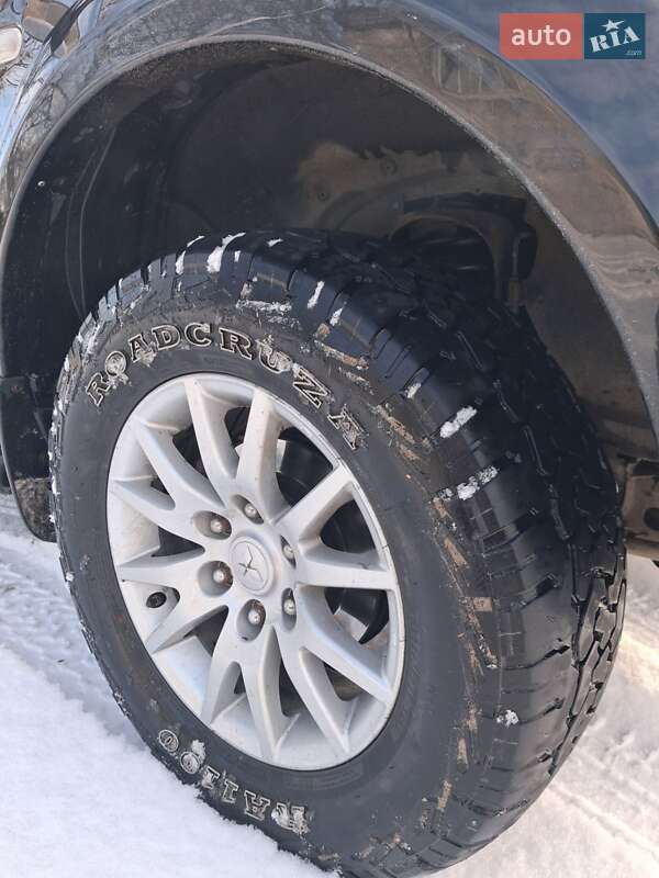 Внедорожник / Кроссовер Mitsubishi Pajero Sport 2011 в Кременчуге