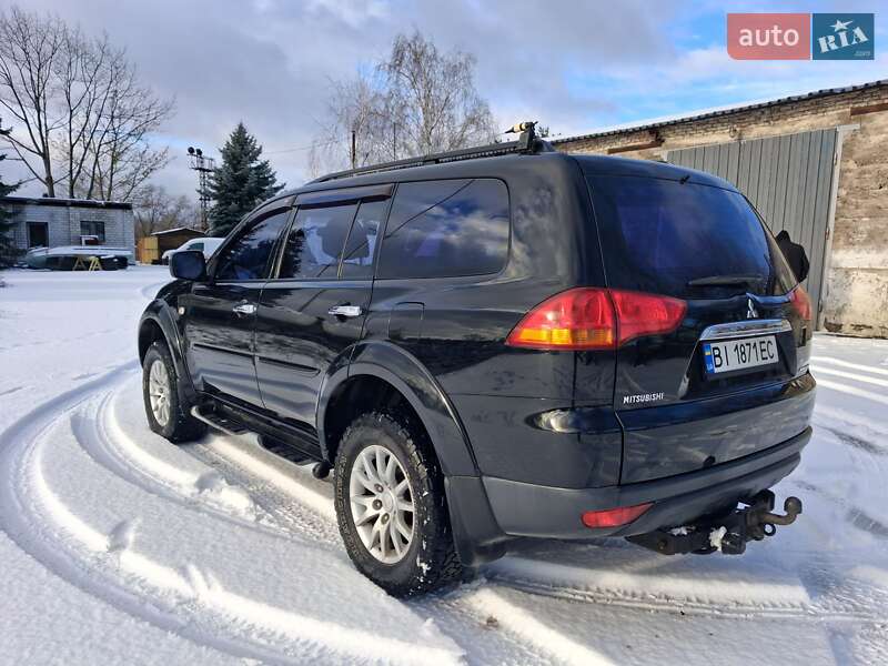 Внедорожник / Кроссовер Mitsubishi Pajero Sport 2011 в Кременчуге