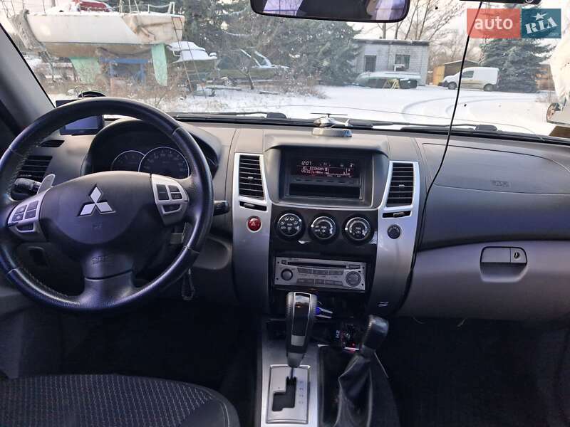 Внедорожник / Кроссовер Mitsubishi Pajero Sport 2011 в Кременчуге