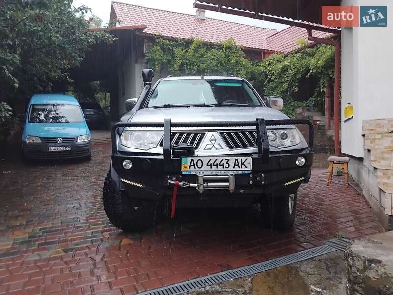 Mitsubishi Pajero Sport 2010