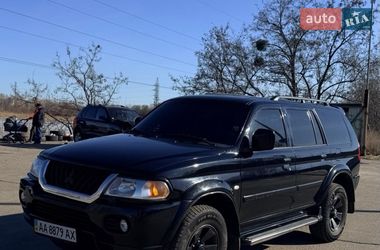 Позашляховик / Кросовер Mitsubishi Pajero Sport 2005 в Києві