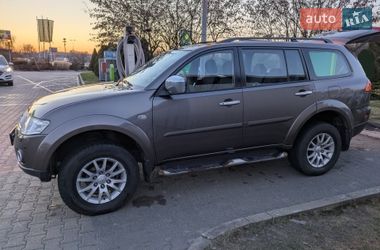 Позашляховик / Кросовер Mitsubishi Pajero Sport 2011 в Києві
