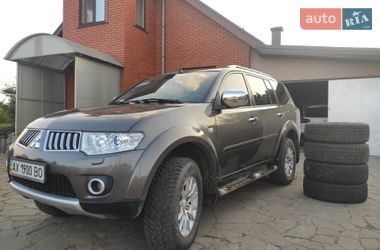 Внедорожник / Кроссовер Mitsubishi Pajero Sport 2011 в Харькове