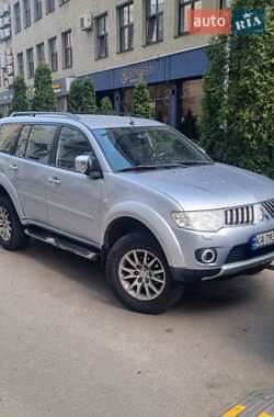 Позашляховик / Кросовер Mitsubishi Pajero Sport 2011 в Києві