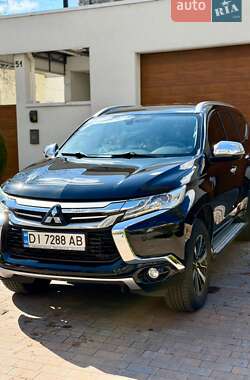 Позашляховик / Кросовер Mitsubishi Pajero Sport 2016 в Києві