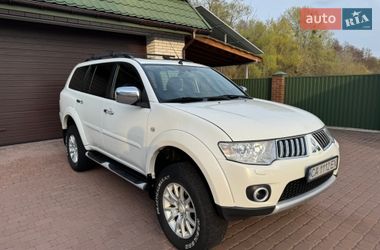 Позашляховик / Кросовер Mitsubishi Pajero Sport 2011 в Києві