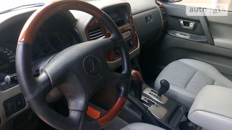 Позашляховик / Кросовер Mitsubishi Pajero Wagon 2004 в Одесі