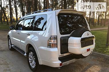 Внедорожник / Кроссовер Mitsubishi Pajero Wagon 2014 в Киеве