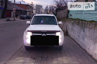 Позашляховик / Кросовер Mitsubishi Pajero Wagon 2010 в 