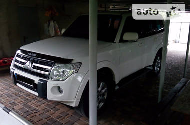 Позашляховик / Кросовер Mitsubishi Pajero Wagon 2010 в 