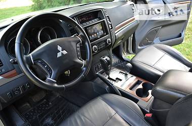 Внедорожник / Кроссовер Mitsubishi Pajero Wagon 2009 в Луцке