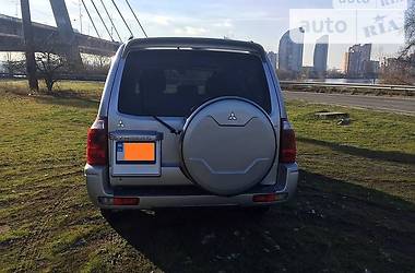 Позашляховик / Кросовер Mitsubishi Pajero Wagon 2004 в 