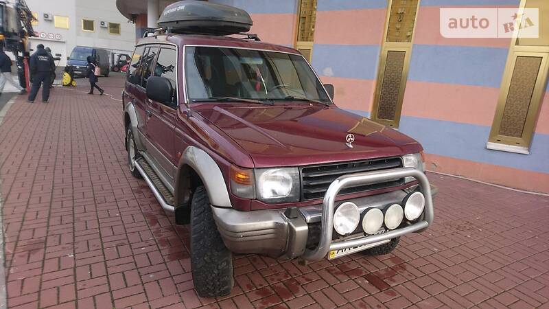 Позашляховик / Кросовер Mitsubishi Pajero Wagon 1996 в Києві