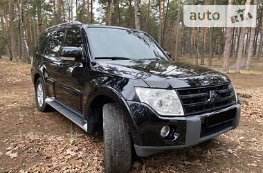 Позашляховик / Кросовер Mitsubishi Pajero Wagon 2008 в 