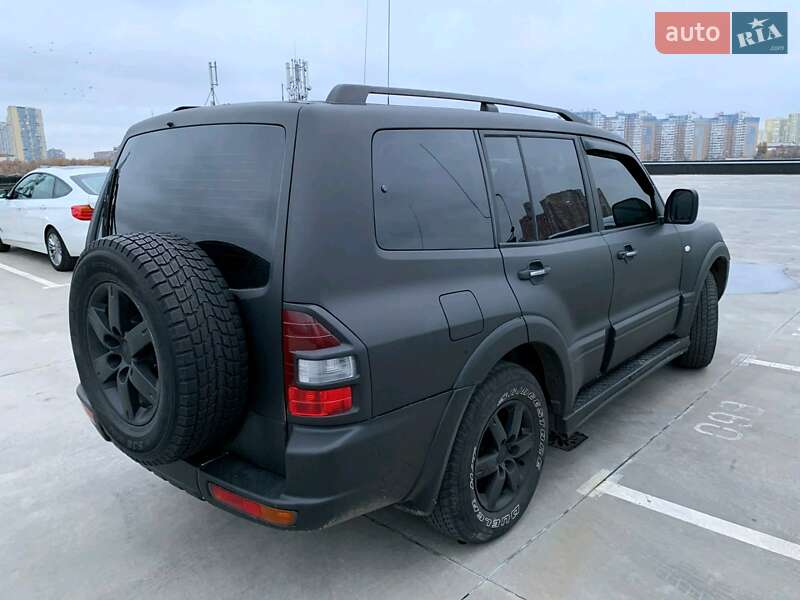 Позашляховик / Кросовер Mitsubishi Pajero Wagon 2005 в Києві