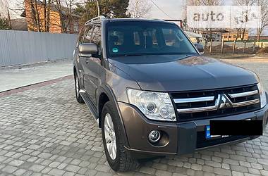 Позашляховик / Кросовер Mitsubishi Pajero Wagon 2011 в 