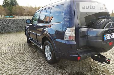 Позашляховик / Кросовер Mitsubishi Pajero Wagon 2010 в 