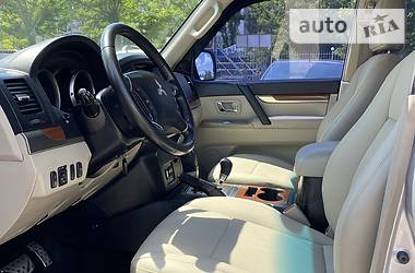 Позашляховик / Кросовер Mitsubishi Pajero Wagon 2007 в 
