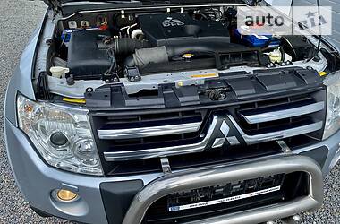 Позашляховик / Кросовер Mitsubishi Pajero Wagon 2007 в 