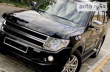 Позашляховик / Кросовер Mitsubishi Pajero Wagon 2015 в 