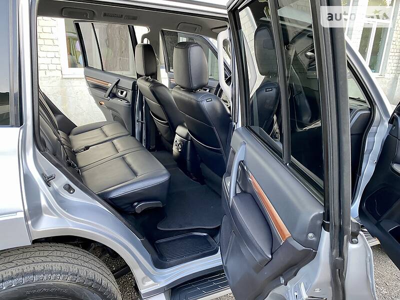 Универсал Mitsubishi Pajero Wagon 2011 в Киеве