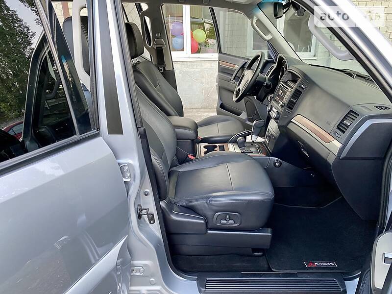 Универсал Mitsubishi Pajero Wagon 2011 в Киеве
