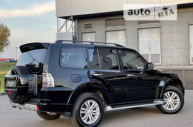 Внедорожник / Кроссовер Mitsubishi Pajero Wagon 2011 в Киеве