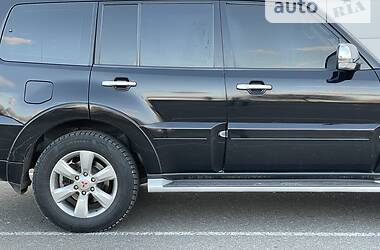 Позашляховик / Кросовер Mitsubishi Pajero Wagon 2012 в 