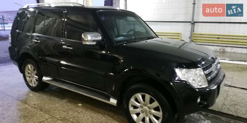Позашляховик / Кросовер Mitsubishi Pajero Wagon 2011 в Харкові