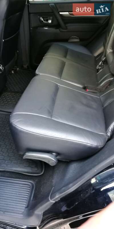 Позашляховик / Кросовер Mitsubishi Pajero Wagon 2011 в Харкові