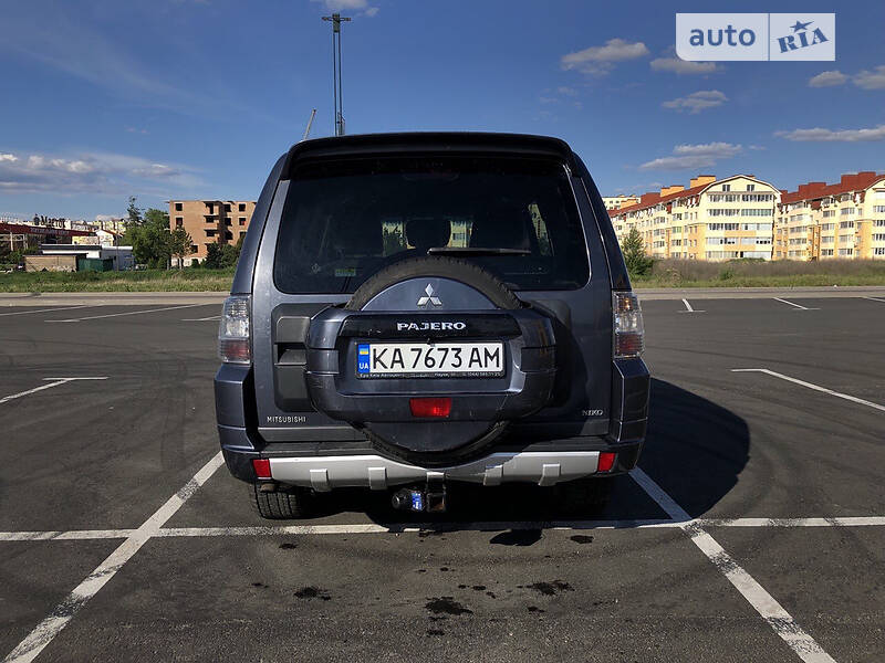 Внедорожник / Кроссовер Mitsubishi Pajero Wagon 2010 в Киеве