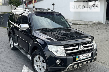 Внедорожник / Кроссовер Mitsubishi Pajero Wagon 2008 в 