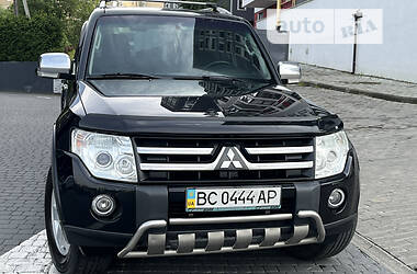 Внедорожник / Кроссовер Mitsubishi Pajero Wagon 2008 в 