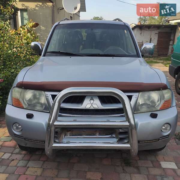 Внедорожник / Кроссовер Mitsubishi Pajero Wagon 2004 в 