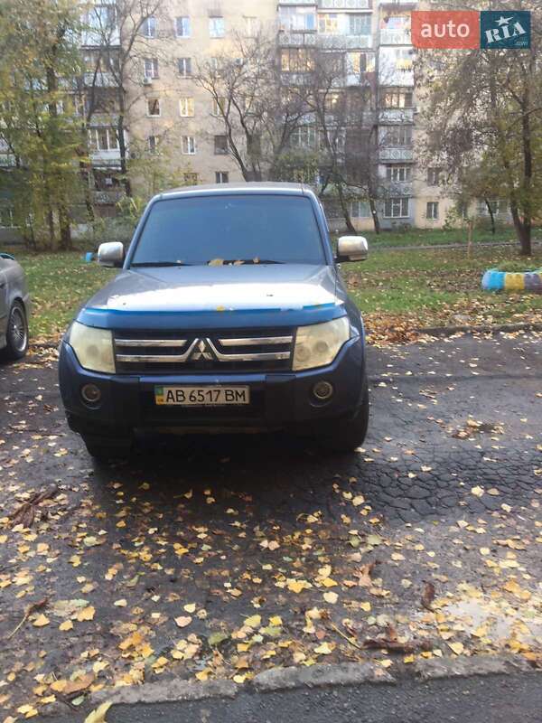 Внедорожник / Кроссовер Mitsubishi Pajero Wagon 2007 в 