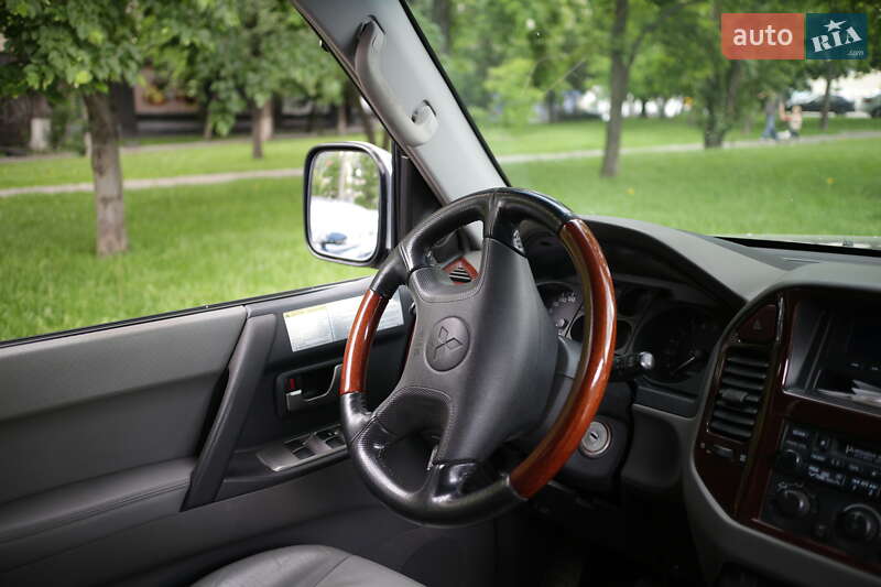 Внедорожник / Кроссовер Mitsubishi Pajero Wagon 2005 в Киеве фото 8 Внедорожник / Кроссовер Mitsubishi Pajero Wagon 2005 в Киеве