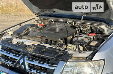 Внедорожник / Кроссовер Mitsubishi Pajero Wagon 2007 в 