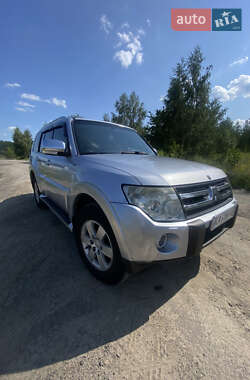 Внедорожник / Кроссовер Mitsubishi Pajero Wagon 2007 в 