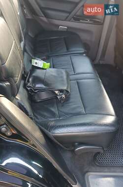Внедорожник / Кроссовер Mitsubishi Pajero Wagon 2006 в 