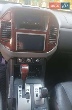 Внедорожник / Кроссовер Mitsubishi Pajero Wagon 2006 в 