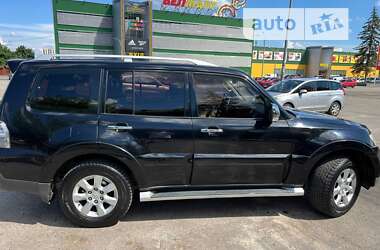 Внедорожник / Кроссовер Mitsubishi Pajero Wagon 2007 в 