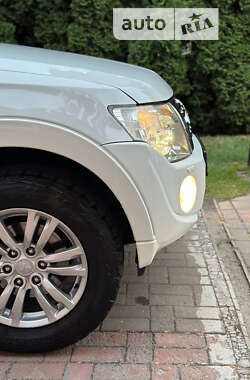 Внедорожник / Кроссовер Mitsubishi Pajero Wagon 2013 в 