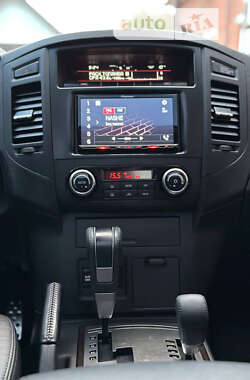 Внедорожник / Кроссовер Mitsubishi Pajero Wagon 2013 в 