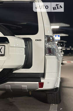 Внедорожник / Кроссовер Mitsubishi Pajero Wagon 2013 в 
