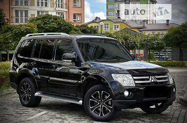 Внедорожник / Кроссовер Mitsubishi Pajero Wagon 2008 в 