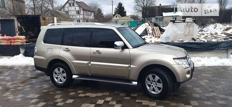 Позашляховик / Кросовер Mitsubishi Pajero Wagon 2008 в Харкові
