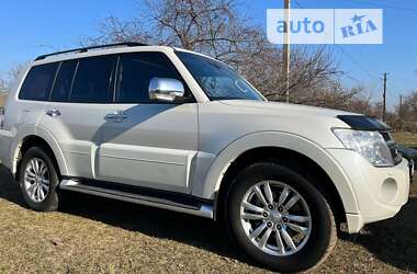 Внедорожник / Кроссовер Mitsubishi Pajero Wagon 2014 в Черкассах