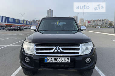 Позашляховик / Кросовер Mitsubishi Pajero Wagon 2009 в Києві